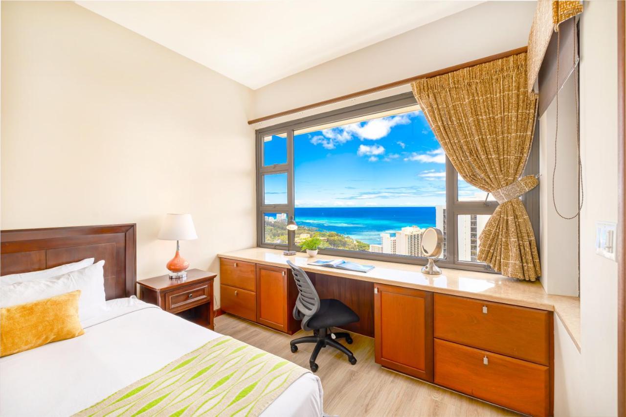 Upscale Penthouse With Ocean Views - Free Parking Lejlighed Honolulu Eksteriør billede