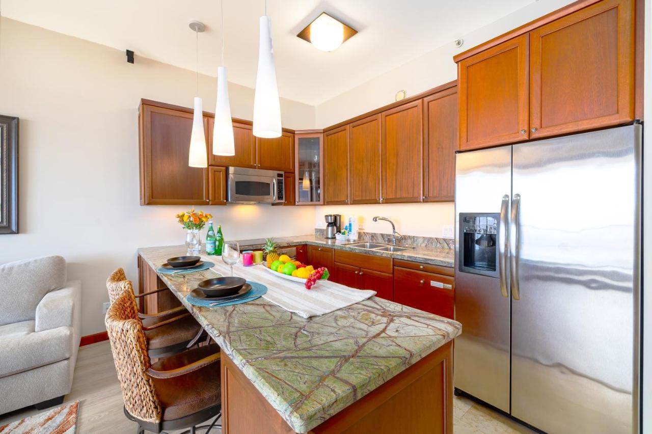 Upscale Penthouse With Ocean Views - Free Parking Lejlighed Honolulu Eksteriør billede