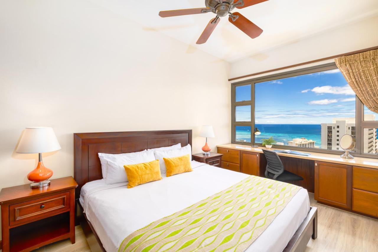 Upscale Penthouse With Ocean Views - Free Parking Lejlighed Honolulu Eksteriør billede