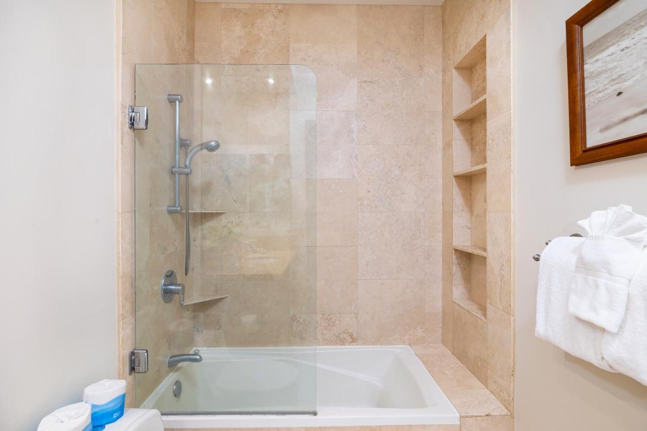 Upscale Penthouse With Ocean Views - Free Parking Lejlighed Honolulu Eksteriør billede