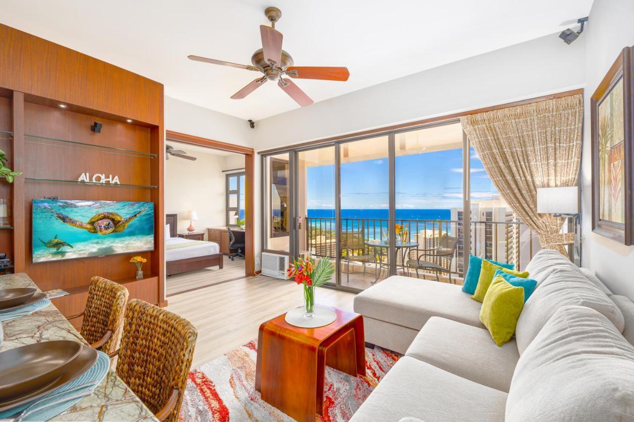 Upscale Penthouse With Ocean Views - Free Parking Lejlighed Honolulu Eksteriør billede