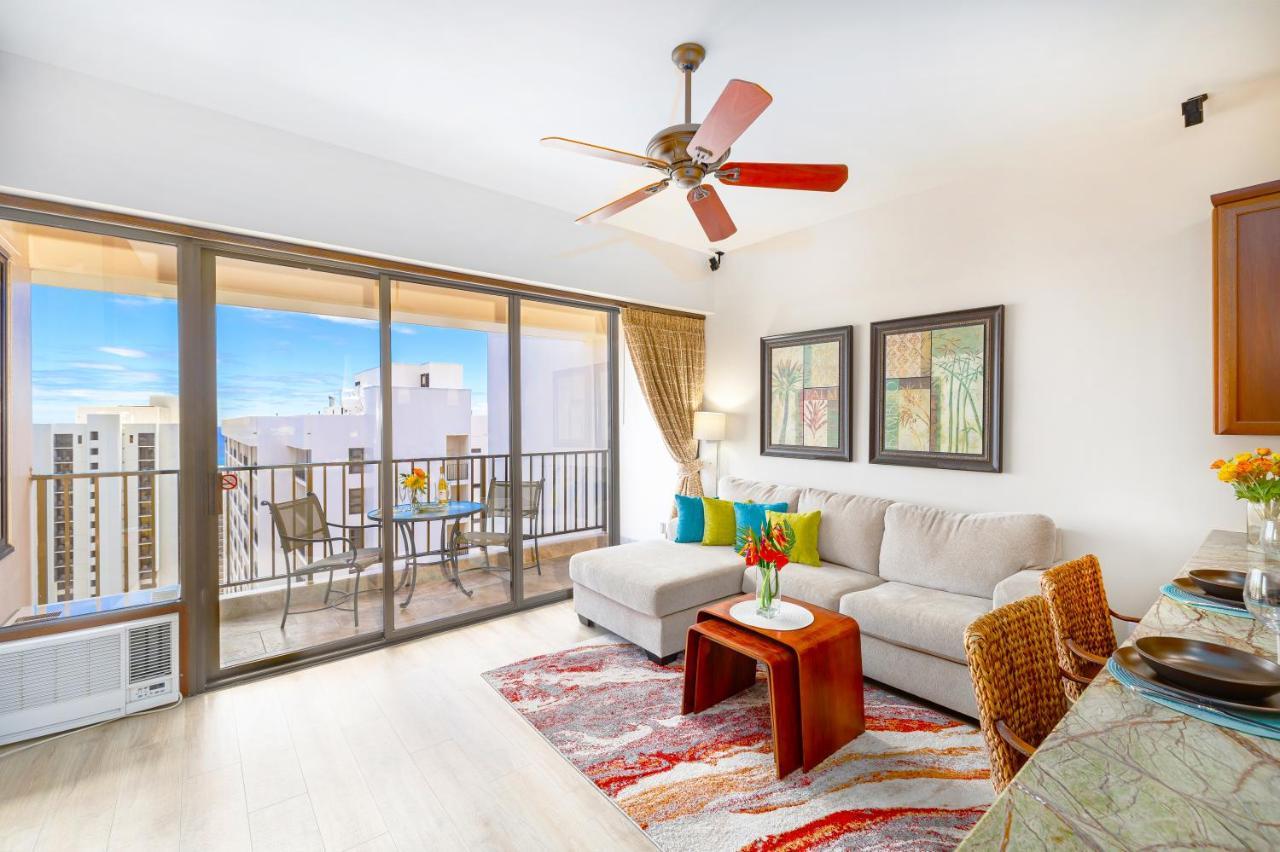 Upscale Penthouse With Ocean Views - Free Parking Lejlighed Honolulu Eksteriør billede