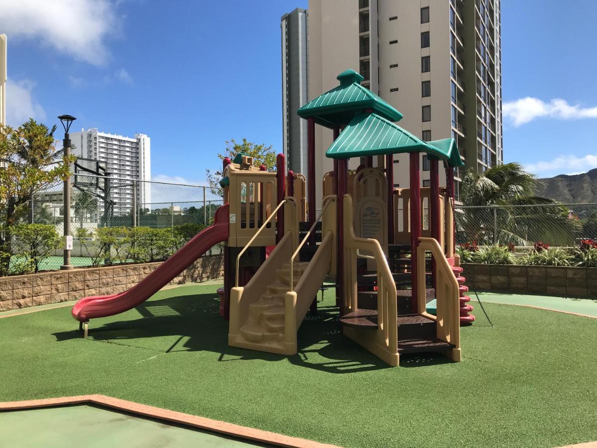 Upscale Penthouse With Ocean Views - Free Parking Lejlighed Honolulu Eksteriør billede