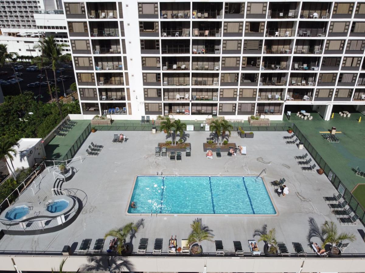 Upscale Penthouse With Ocean Views - Free Parking Lejlighed Honolulu Eksteriør billede
