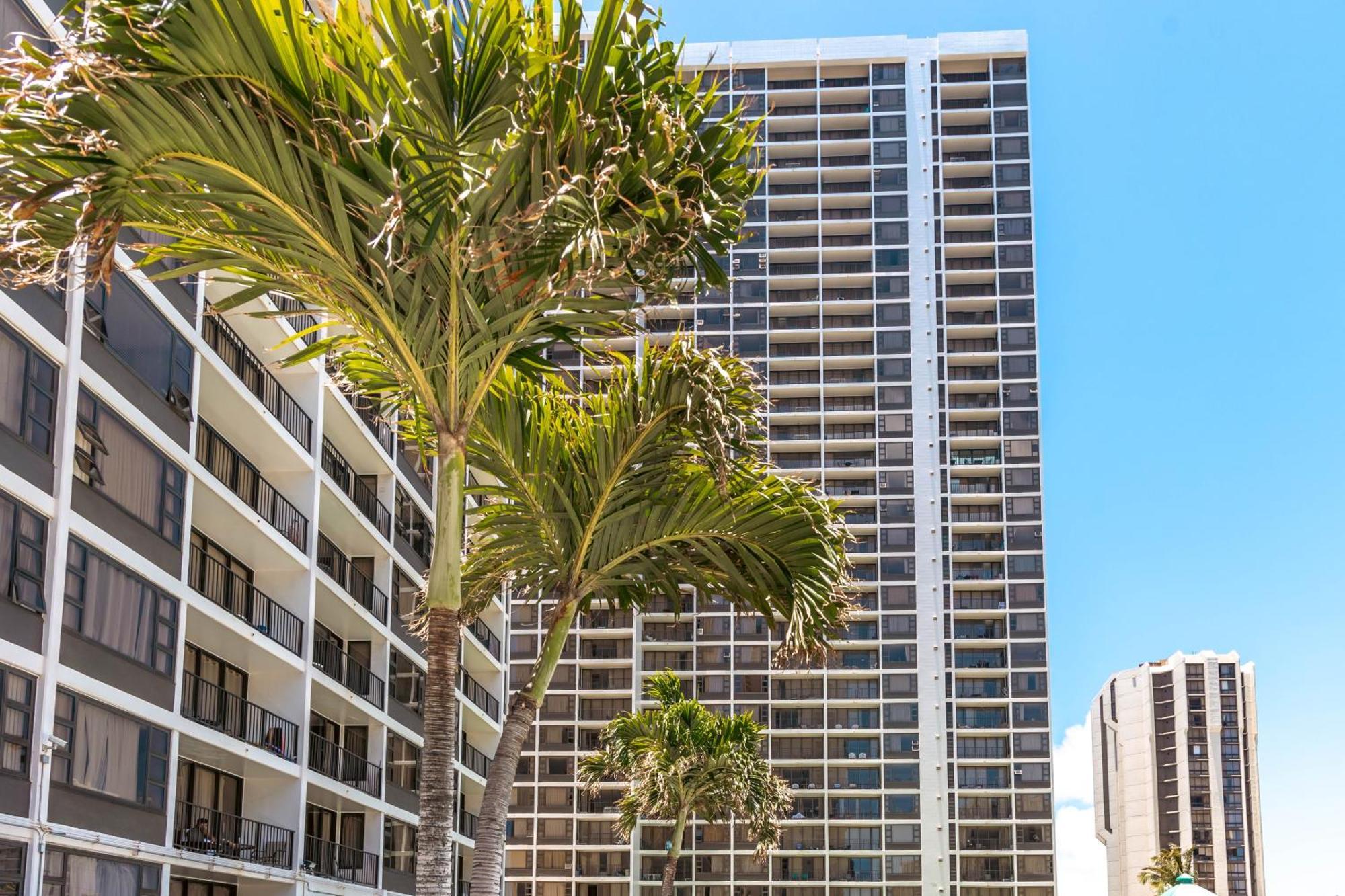 Upscale Penthouse With Ocean Views - Free Parking Lejlighed Honolulu Eksteriør billede